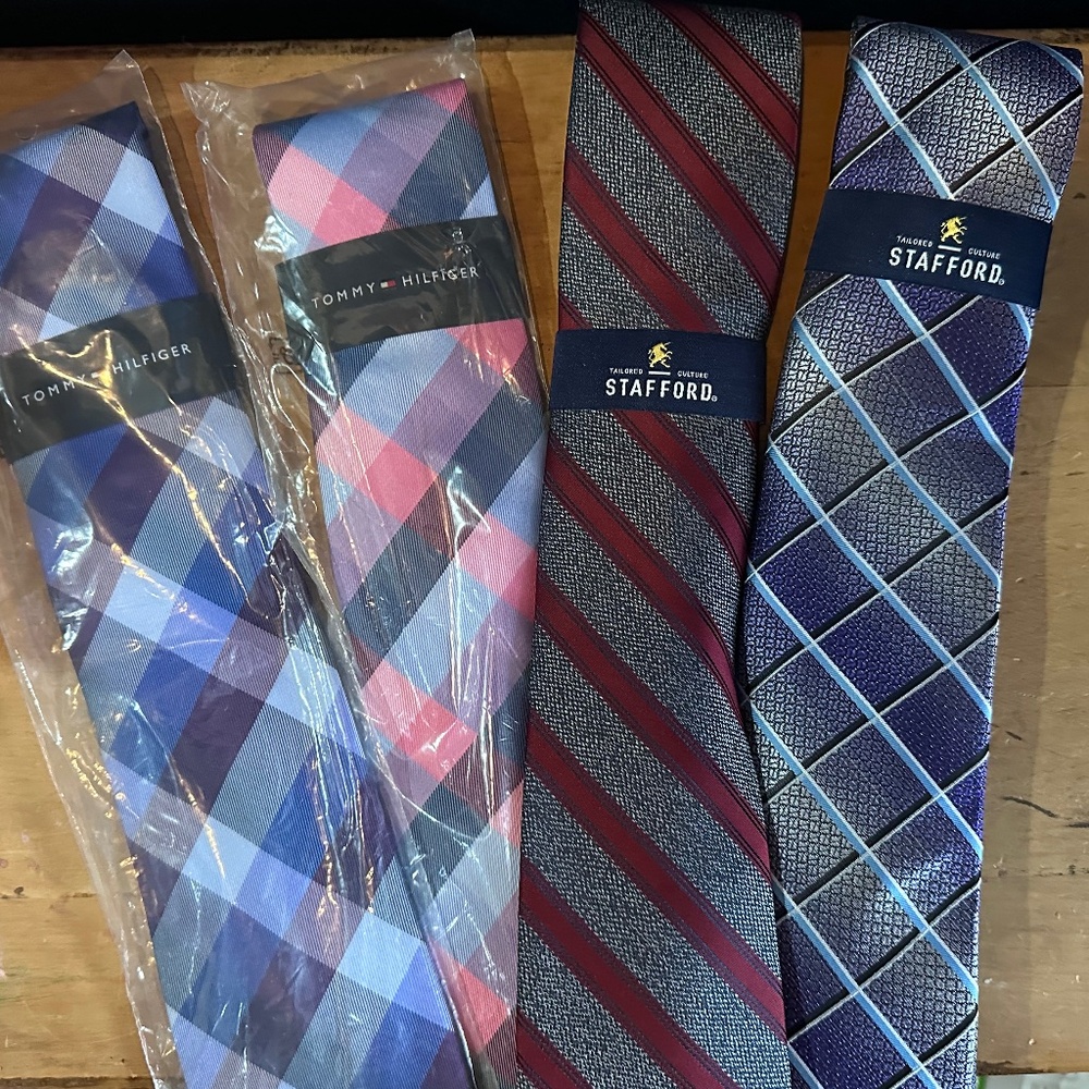 Four Brand New Men’s Ties Bundle